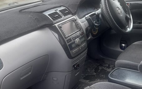Toyota Ipsum II, 2002 год, 1 050 000 рублей, 8 фотография