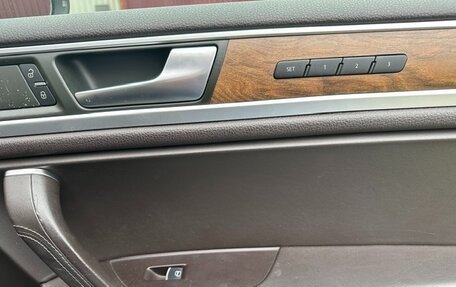 Volkswagen Touareg III, 2012 год, 1 750 000 рублей, 10 фотография