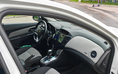 Chevrolet Cruze II, 2012 год, 800 000 рублей, 10 фотография