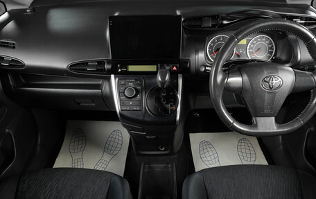 Toyota Wish II, 2010 год, 1 259 000 рублей, 13 фотография