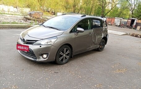Toyota Verso I, 2014 год, 550 000 рублей, 2 фотография