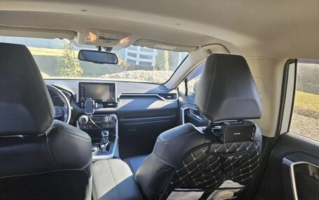 Toyota RAV4, 2019 год, 3 500 000 рублей, 7 фотография
