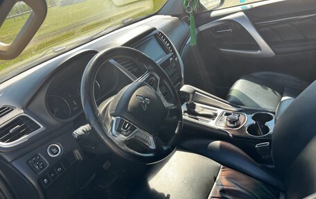 Mitsubishi Pajero Sport III рестайлинг, 2020 год, 3 100 000 рублей, 8 фотография