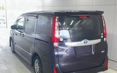 Toyota Noah III, 2016 год, 1 500 000 рублей, 2 фотография