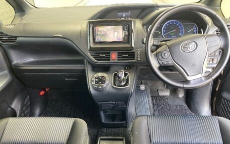 Toyota Noah III, 2016 год, 1 500 000 рублей, 4 фотография