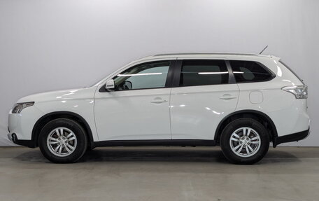 Mitsubishi Outlander III рестайлинг 3, 2014 год, 1 595 000 рублей, 8 фотография