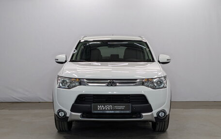 Mitsubishi Outlander III рестайлинг 3, 2014 год, 1 595 000 рублей, 2 фотография