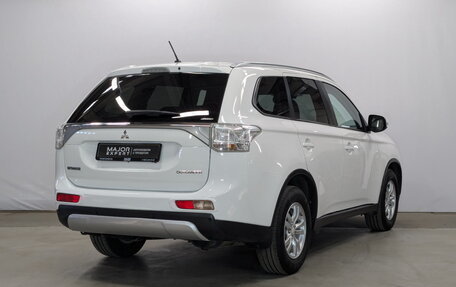 Mitsubishi Outlander III рестайлинг 3, 2014 год, 1 595 000 рублей, 5 фотография