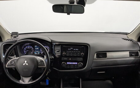 Mitsubishi Outlander III рестайлинг 3, 2014 год, 1 595 000 рублей, 14 фотография