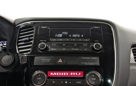 Mitsubishi Outlander III рестайлинг 3, 2014 год, 1 595 000 рублей, 15 фотография