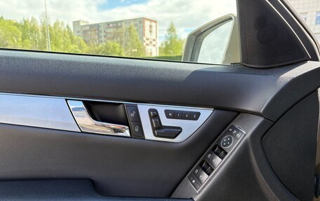 Mercedes-Benz C-Класс, 2011 год, 1 500 000 рублей, 10 фотография