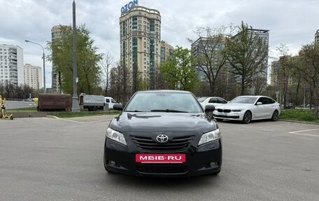Toyota Camry, 2006 год, 670 000 рублей, 2 фотография