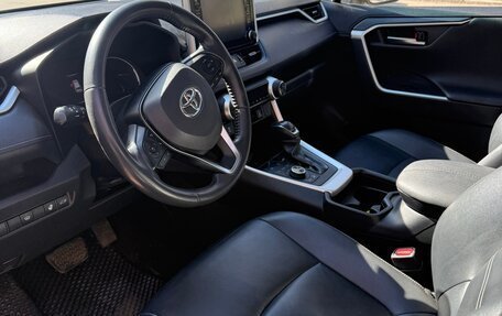 Toyota RAV4, 2020 год, 3 240 000 рублей, 8 фотография