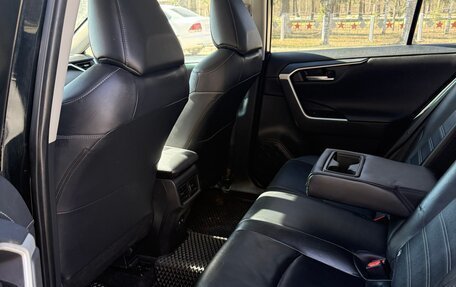 Toyota RAV4, 2020 год, 3 240 000 рублей, 13 фотография