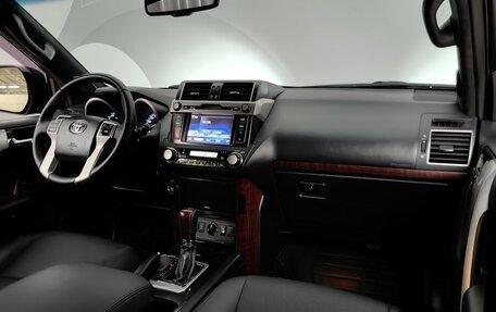 Toyota Land Cruiser Prado 150 рестайлинг 2, 2015 год, 3 250 000 рублей, 13 фотография