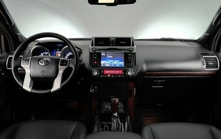 Toyota Land Cruiser Prado 150 рестайлинг 2, 2015 год, 3 250 000 рублей, 12 фотография
