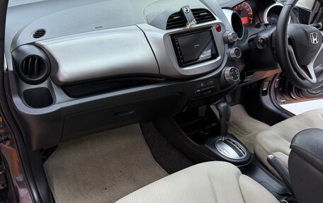 Honda Fit III, 2011 год, 820 000 рублей, 10 фотография