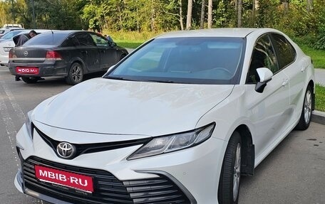 Toyota Camry, 2021 год, 2 189 000 рублей, 1 фотография