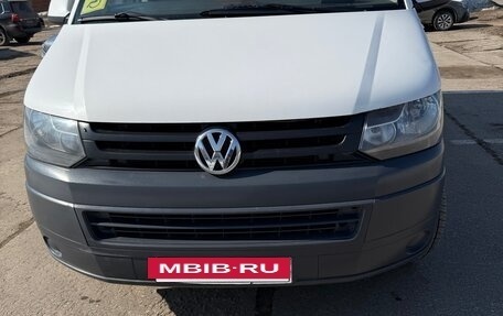Volkswagen Transporter T5 рестайлинг, 2011 год, 1 200 000 рублей, 3 фотография