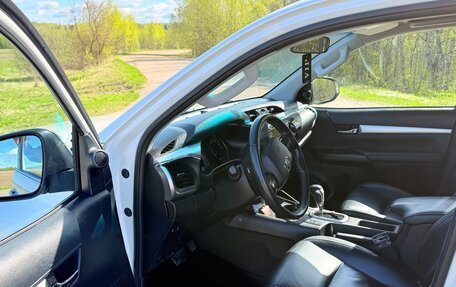 Toyota Hilux VIII, 2018 год, 3 550 000 рублей, 12 фотография