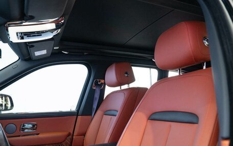 Rolls-Royce Cullinan, 2023 год, 35 000 000 рублей, 6 фотография
