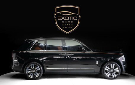 Rolls-Royce Cullinan, 2023 год, 35 000 000 рублей, 4 фотография