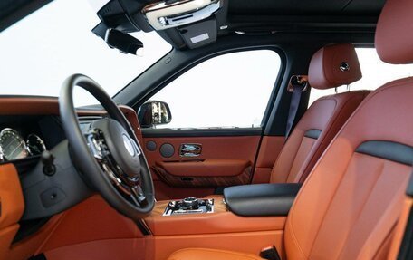 Rolls-Royce Cullinan, 2023 год, 35 000 000 рублей, 11 фотография