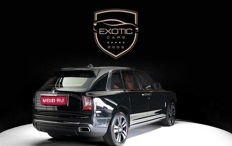 Rolls-Royce Cullinan, 2023 год, 35 000 000 рублей, 3 фотография