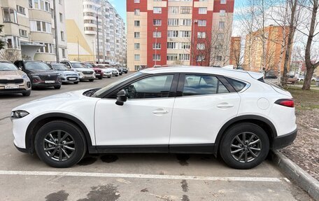 Mazda CX-4, 2022 год, 2 800 000 рублей, 5 фотография