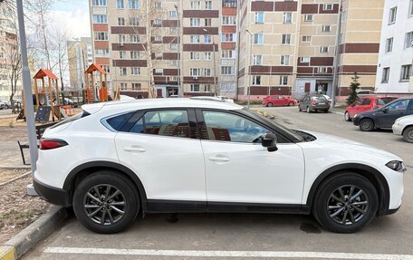 Mazda CX-4, 2022 год, 2 800 000 рублей, 3 фотография