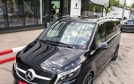 Mercedes-Benz V-Класс, 2022 год, 10 500 000 рублей, 13 фотография