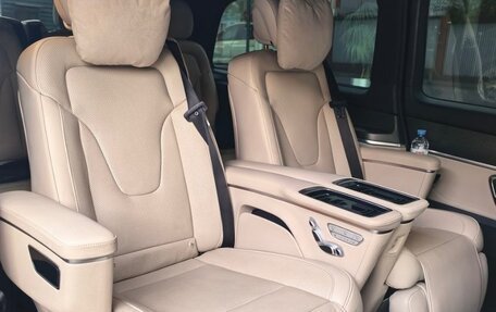 Mercedes-Benz V-Класс, 2022 год, 10 500 000 рублей, 35 фотография