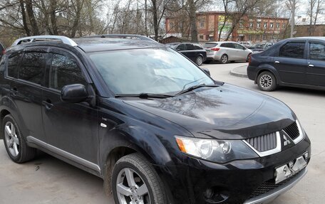 Mitsubishi Outlander III рестайлинг 3, 2008 год, 670 000 рублей, 1 фотография