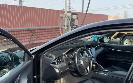 Toyota Camry, 2019 год, 2 750 000 рублей, 9 фотография