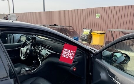 Toyota Camry, 2019 год, 2 750 000 рублей, 10 фотография