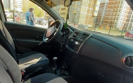 Renault Logan II, 2014 год, 900 000 рублей, 11 фотография