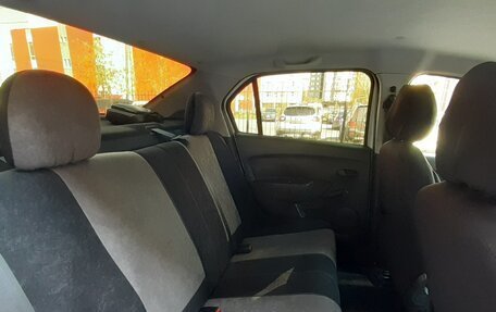 Renault Logan II, 2014 год, 900 000 рублей, 12 фотография