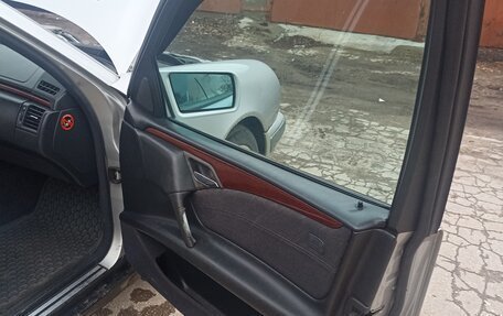Mercedes-Benz E-Класс, 1996 год, 330 000 рублей, 6 фотография