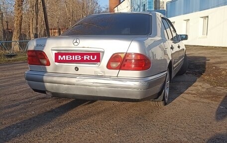 Mercedes-Benz E-Класс, 1996 год, 330 000 рублей, 4 фотография