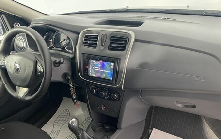 Renault Sandero II рестайлинг, 2016 год, 920 000 рублей, 24 фотография