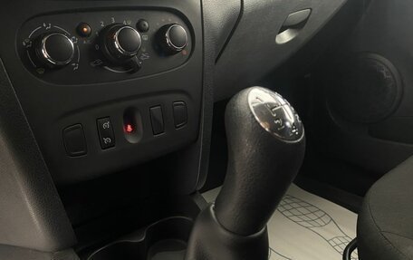 Renault Sandero II рестайлинг, 2016 год, 920 000 рублей, 23 фотография