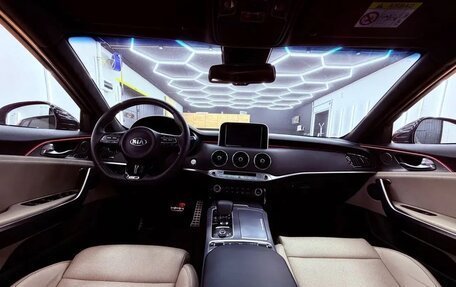 KIA Stinger I, 2018 год, 2 750 000 рублей, 9 фотография