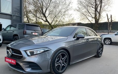 Mercedes-Benz A-Класс, 2019 год, 2 480 000 рублей, 13 фотография