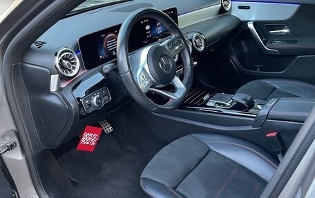 Mercedes-Benz A-Класс, 2019 год, 2 480 000 рублей, 9 фотография