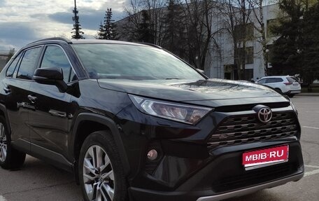 Toyota RAV4, 2019 год, 3 150 000 рублей, 1 фотография