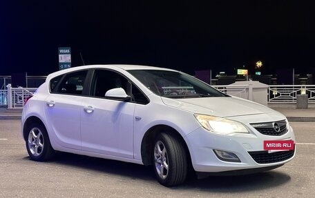 Opel Astra J, 2011 год, 525 000 рублей, 2 фотография
