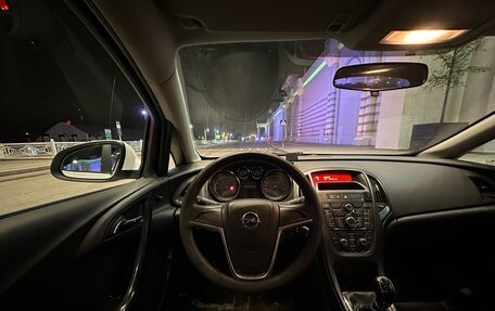 Opel Astra J, 2011 год, 525 000 рублей, 9 фотография