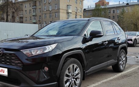 Toyota RAV4, 2019 год, 3 150 000 рублей, 2 фотография
