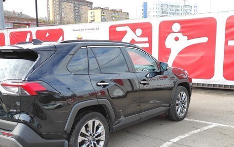 Toyota RAV4, 2019 год, 3 150 000 рублей, 4 фотография