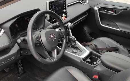 Toyota RAV4, 2019 год, 3 150 000 рублей, 10 фотография